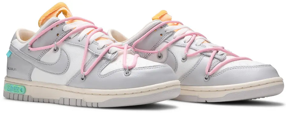 Nike Dunk Low - Off-White (Lot 09 of 50)